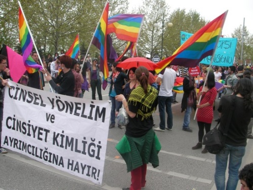 Haber | LGBT hakları mı? Bırakınız Türk Hükümeti kendini raporlasın!