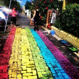 Haber | Dünya Yaya Geçitlerini Gökkuşağı Renklerine Boyuyor