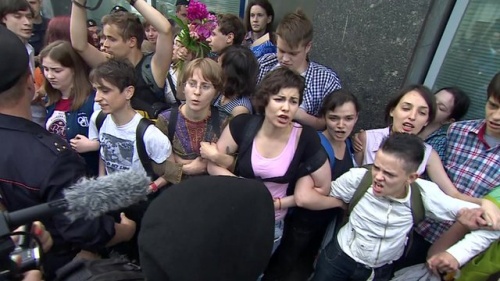 Haber | Rus Eşcinseller Putin’in İnsafına Kaldı!