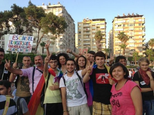 Haber | Çukurovalı LGBT’ler İntihara Yol Açan Homofobik Ahlakı Kınadı