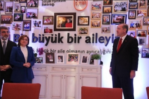 Haber | Hükümetin “Mutlu Aile” Tablosunda LGBT’lere Yer Yok