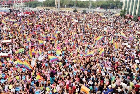 Haber | DİRENİŞİ EN RENKLİSİ: Yasak ne ayol