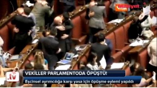 Haber | Parlamentoda öpüşme eylemi