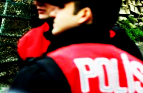 Haber | Gaziantep`te eşcinsel polise men şoku!