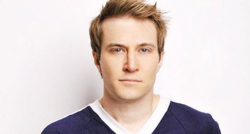 Haber | Bilgisayarıyla evlenmek istiyor