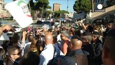 Haber | Roma Valisi Marino 16 Eşcinsel Çiftin Nikahını Tescilledi