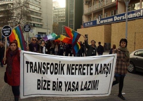 Haber | Tarlabaşı’nda trans kadın sırtından bıçaklandı