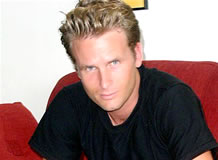 Haber | Eşcinsel olduğunu saklayan adam, eşine 6 bin avro tazminat ödeyecek 