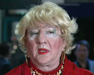 Haber | Ali Poyrazoğlu Ödül Töreni`ne kadın kıyafetiyle katıldı!!! 