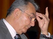 Haber | Eşcinseller Deniz Baykal`a neden ödül verdi? 