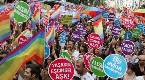 Haber | LGBTİ çalışanlar gizlenmek zorunda kalıyor