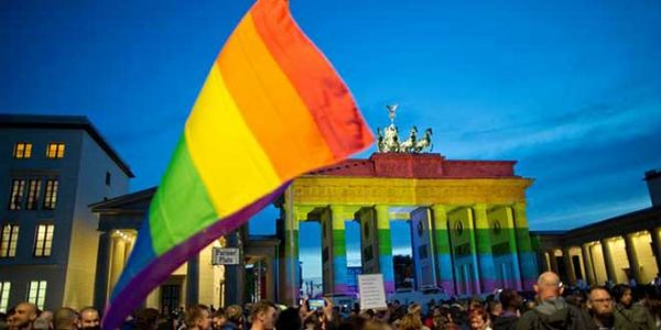 Haber | ALMANLARIN YÜZDE 80’İ EŞCİNSEL EVLİLİKLERİ DESTEKLİYOR