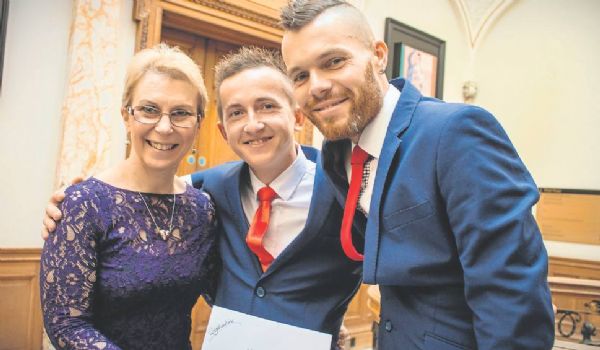 Haber | POLONYA’NIN KASABASININ EŞCİNSEL BELEDİYE BAŞKANI LUKASZ İLE TANIŞIN