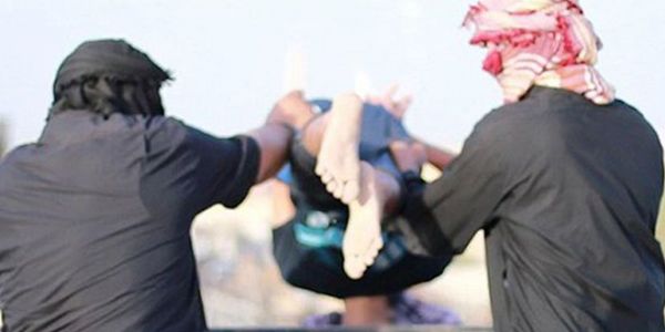 Haber | ÇEÇENİSTAN’DAKİ EŞCİNSEL SOYKIRIMINA EBEVEYNLER DE KATILDI. AİLESİ GENCİ 9. KATTAN ATTI!