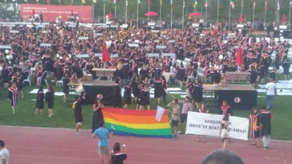 Haber | ODTÜ mezuniyetinde gökkuşağı bayrağına müdehale