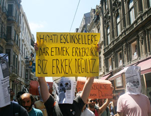 Haber | Eşcinseller den çok büyük bir protesto!